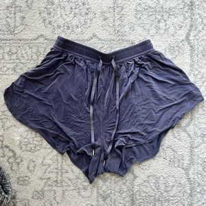 lululemon dancer shorts size 8